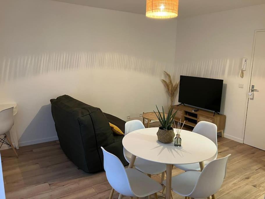 Studio Cosy 12 Min Arc De Triomphe Leilighet Rueil-Malmaison Eksteriør bilde