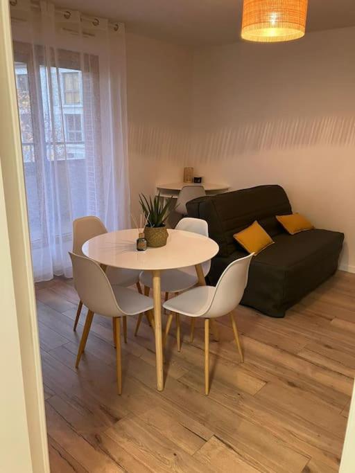 Studio Cosy 12 Min Arc De Triomphe Leilighet Rueil-Malmaison Eksteriør bilde